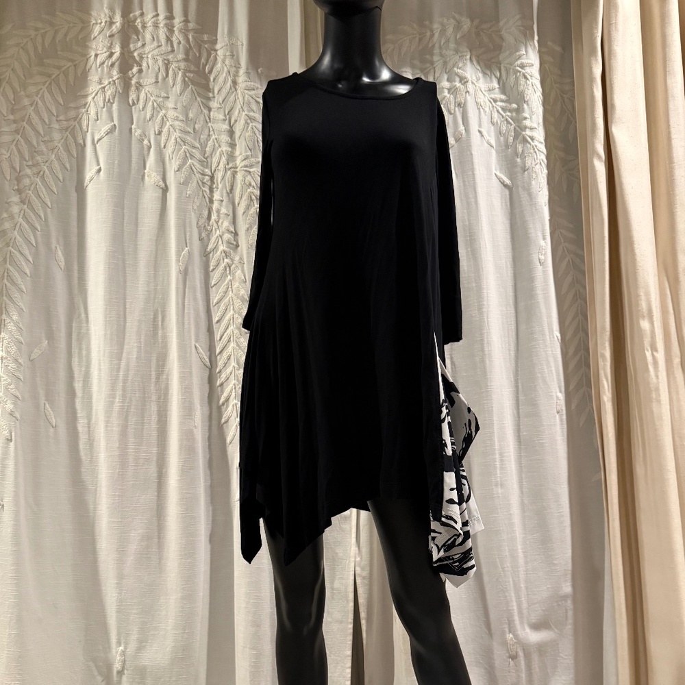 Tekbika by Alembika Tunic Top | Black & White Asymmetric | Size 3 (L)